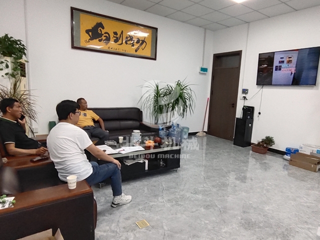 連續式伟德线上平台官网下载通過多媒體的形式向客戶展現