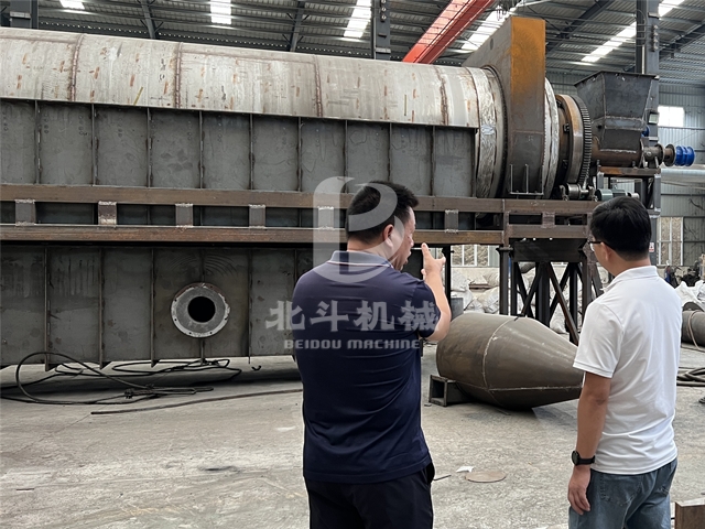 客戶進入車間考察工業化褐煤伟德线上平台官网下载