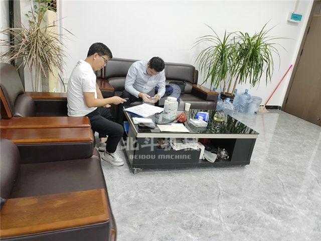 蘇州客戶慕名考察我廠竹木伟德线上平台官网下载