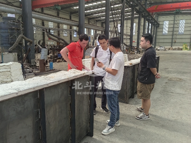 鞏義北鬥接待非洲客戶考察我廠連續式伟德线上平台官网下载質量